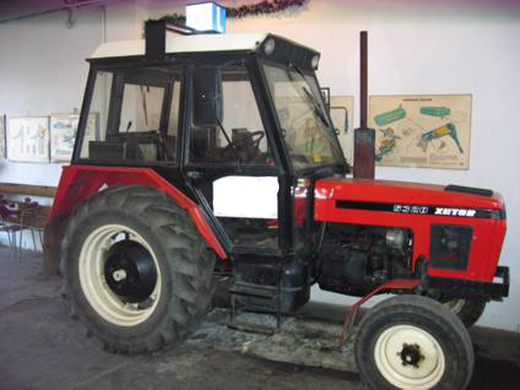 Traktor ZETOR 7011 